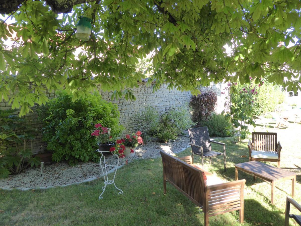Bed and Breakfast La Madeleine La Jarrie Esterno foto