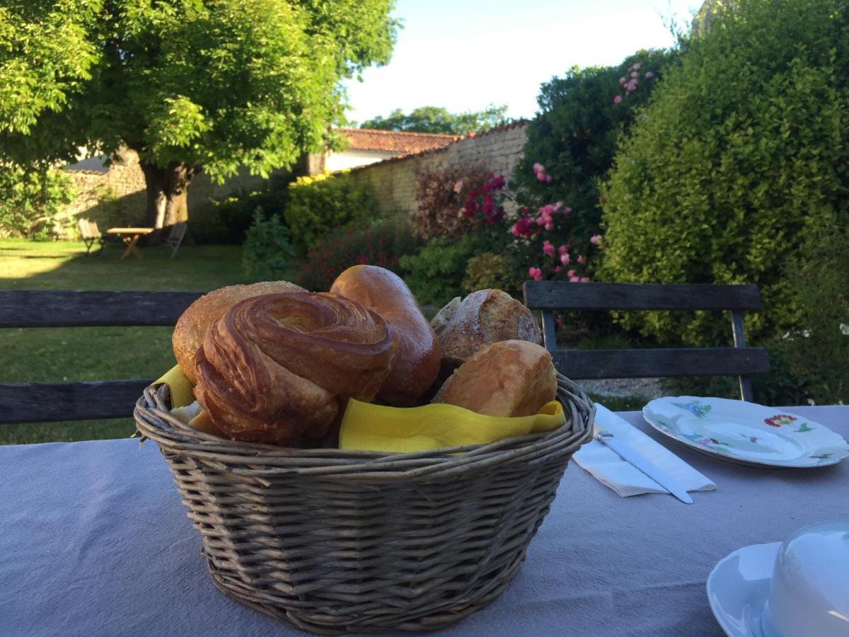Bed and Breakfast La Madeleine La Jarrie Esterno foto